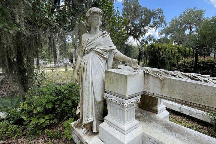 Bonaventure Cemetery History Tour — Savannah Dark History Walk photo 3