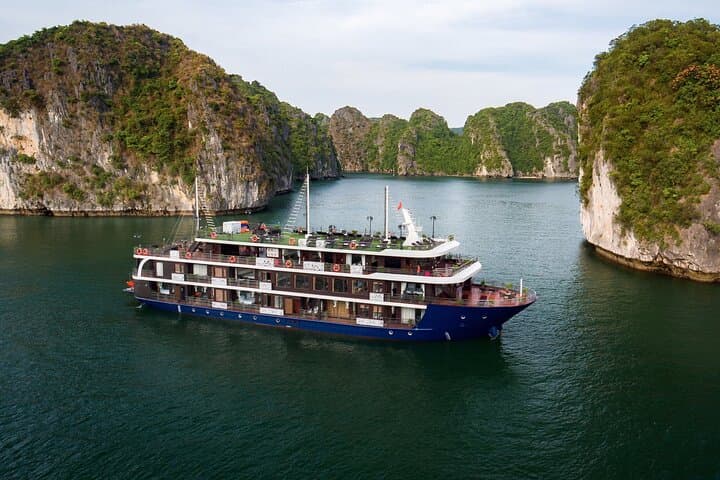 Halong Bay La Pandora 2-Day Cruise: Lan Ha Kayaking, Caves & Sunset