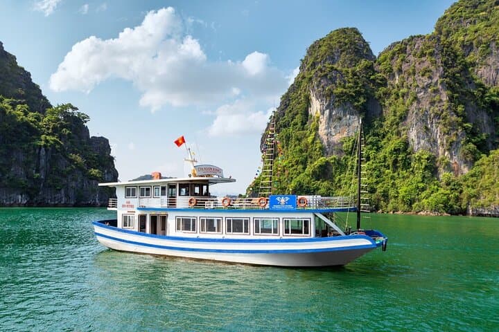 Halong Bay One-Day Small-Group Cruise: Cave, Kayak & Titop Island