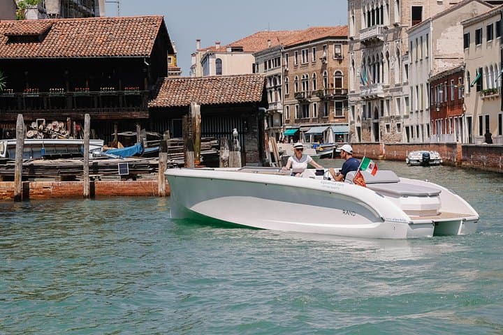 Venice Electric Boat Cruise: 90-Min Luxury Canal Tour photo 3