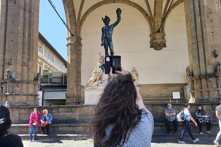 Private Uffizi Museum Tour in Florence — Family-Friendly Renaissance Highlights photo 5