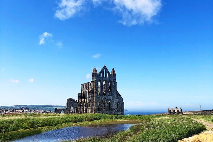 Whitby Hidden Gems: Self-Guided Treasure Hunt & Big Britain Quiz