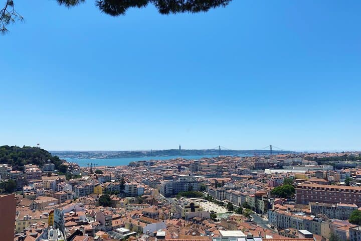 Private 90-Min Tuk Tuk Tour Through Historic Lisbon photo 5