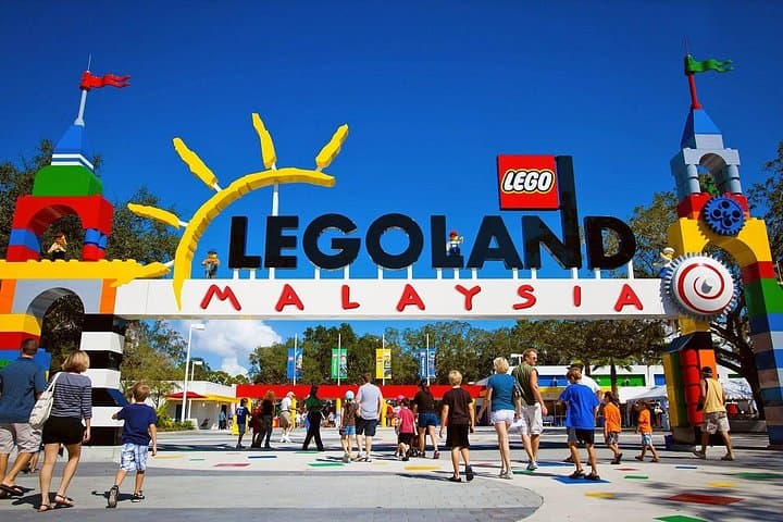 One-Day Legoland Malaysia from Singapore: Drive-Through Border, Waterpark & SEA LIFE