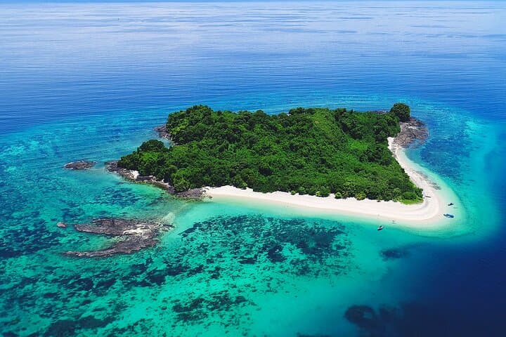 Private Full-Day Tour to Nosy Tanikely Marine Reserve — Snorkel with Turtles photo 2