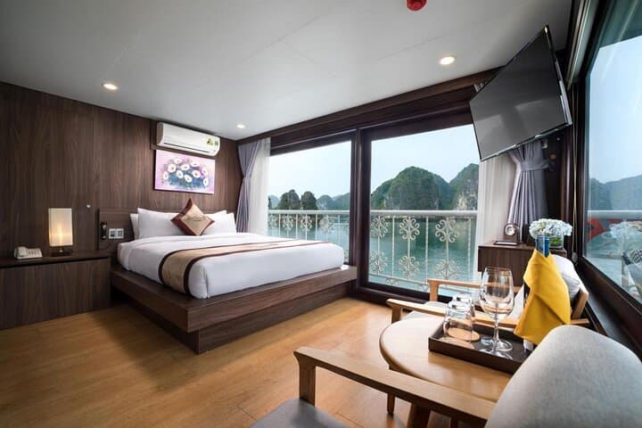 3-Day Lan Ha Bay & Cat Ba: Kayak, Bike and Trek the Hidden Karsts