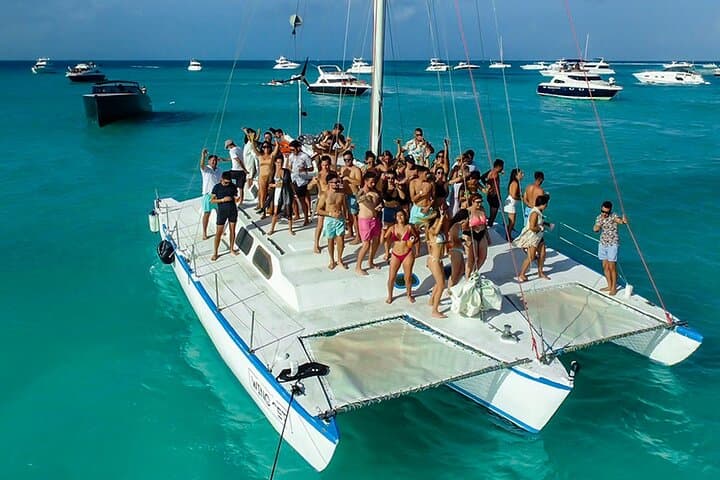 Catamaran Party to Isla Mujeres: Sailing, Snorkel & Beach Lunch from Cancun photo 5