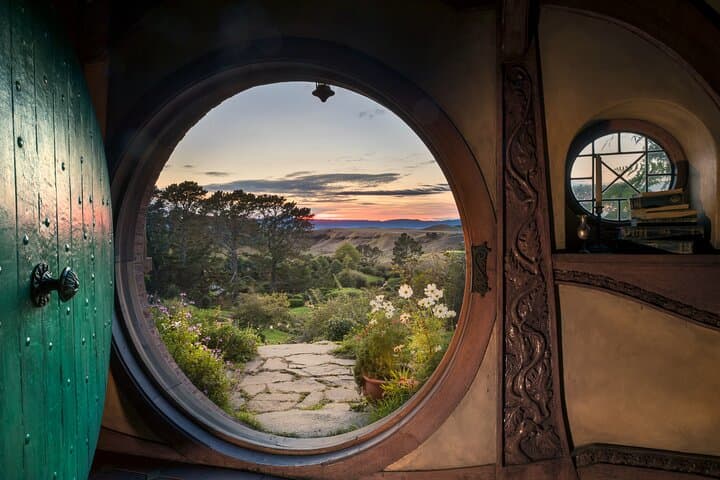 Hobbiton Movie Set Tour from Rotorua: Guided Day Trip to Matamata photo 1