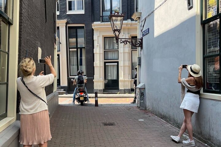 Personalized Amsterdam Photography Tour: Capture the City Like a Local