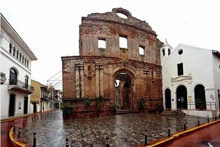 Panama Canal & Casco Viejo Guided City Tour — Miraflores Visitor Center Experience photo 2
