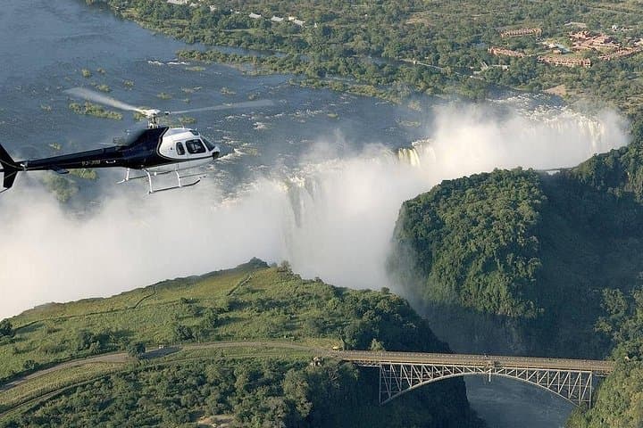 Victoria Falls Flight of Angels: 12–15 Minute Helicopter Tour Over the Falls