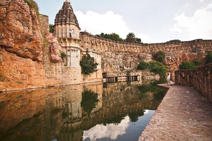 Udaipur to Jaipur Transfer via Chittorgarh Fort: Private Guided Stopover photo 5