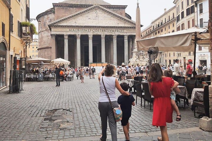 Rome Family Tour: Castel Sant'Angelo, Pantheon & Piazza Navona for Kids photo 3