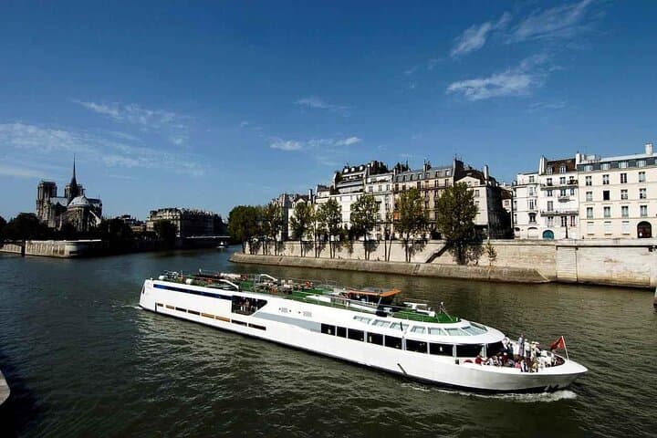 Overnight Seine Dinner Cruise & Yacht Hotel Experience in Paris photo 4