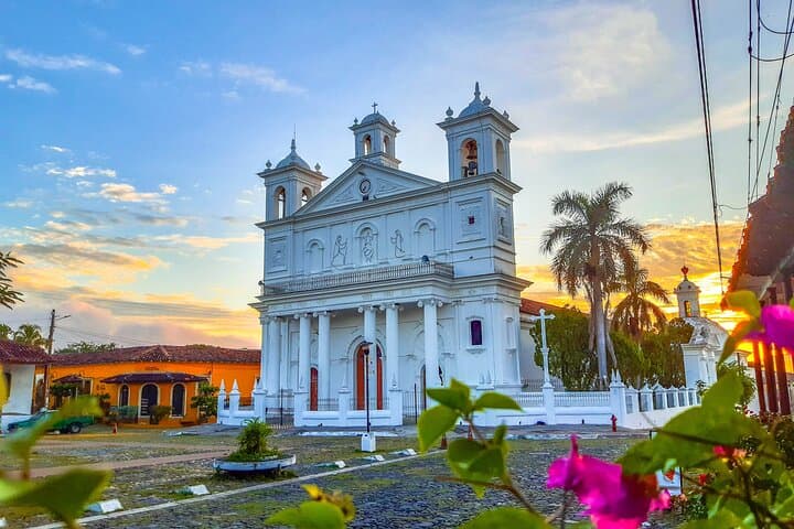 Cihuatan & Suchitoto Day Tour: Archaeology, Waterfalls and Colonial Streets