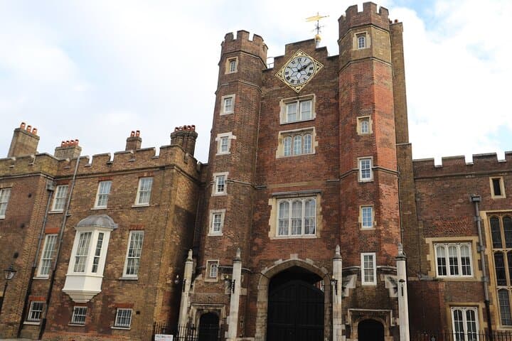 Royal London Walk: Buckingham & St James Palaces + Kensington Afternoon Tea photo 2