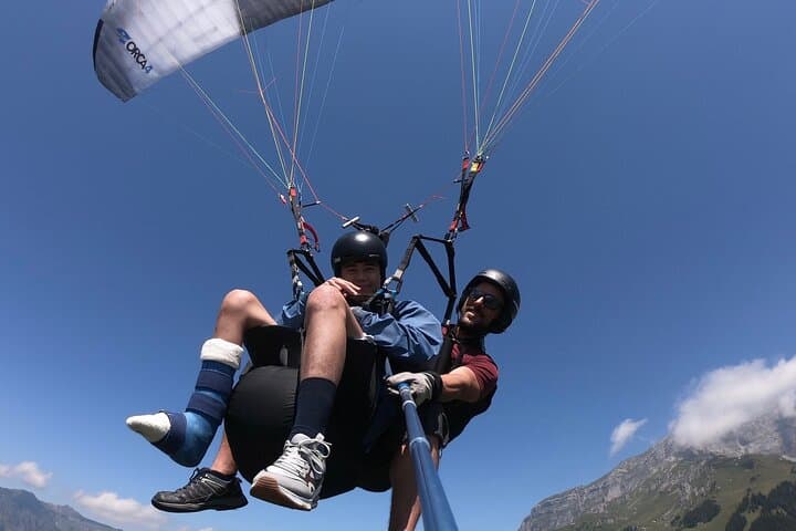 Tandem Paragliding from Brunni: Engelberg Bird's-Eye Flight