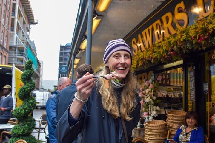Belfast Centre Food Tour: Taste 12+ Authentic Irish Dishes & Drinks photo 3