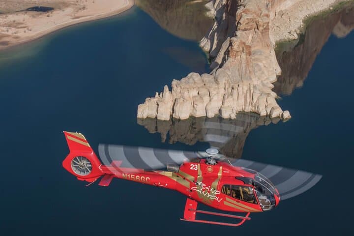 Horseshoe Bend Helicopter Flight: A 12-Minute Aerial Over Lake Powell and Glen Canyon