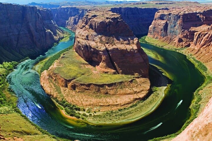 Horseshoe Bend Helicopter Flight: A 12-Minute Aerial Over Lake Powell and Glen Canyon photo 2