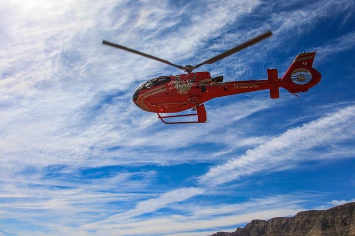 Horseshoe Bend Helicopter Flight: A 12-Minute Aerial Over Lake Powell and Glen Canyon photo 3