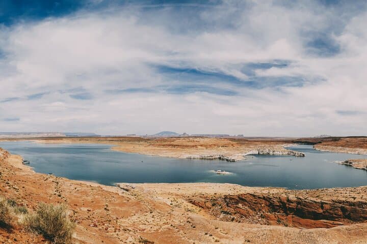 Horseshoe Bend Helicopter Flight: A 12-Minute Aerial Over Lake Powell and Glen Canyon photo 4