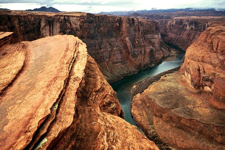 Horseshoe Bend Helicopter Flight: A 12-Minute Aerial Over Lake Powell and Glen Canyon photo 5
