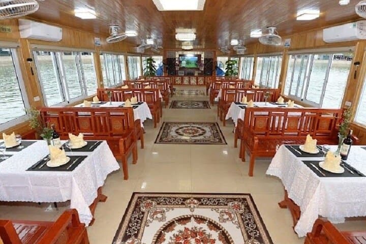 Luxury Ha Long Bay Day Trip From Hanoi by Limousine & Small Group photo 5