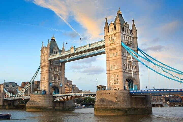 Full-Day Private London Car Tour with Optional Guide — Custom Itineraries & Stops