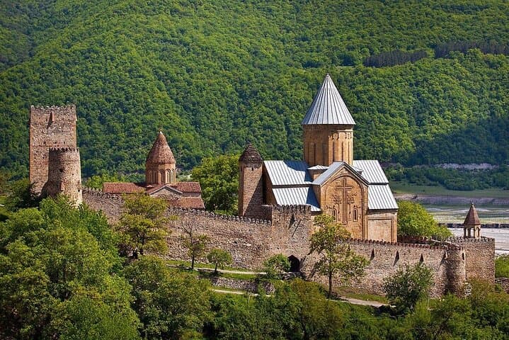 Tbilisi to Kazbegi Day Tour: Ananuri, Jinvali & Gergeti Trinity Church photo 2