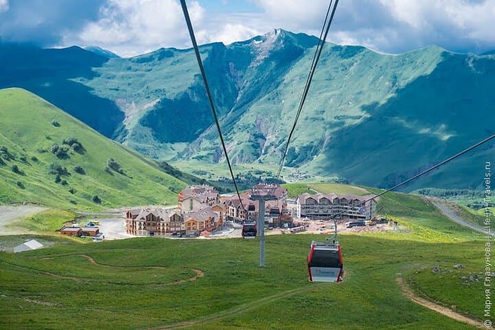 Tbilisi to Kazbegi Day Tour: Ananuri, Jinvali & Gergeti Trinity Church photo 3