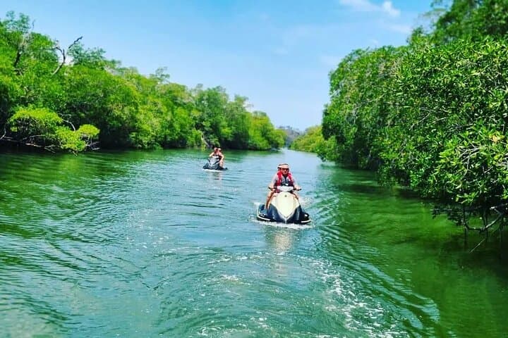 Private Jetski Adventure Gulf of Papagayo — Playa Flamingo Pickup