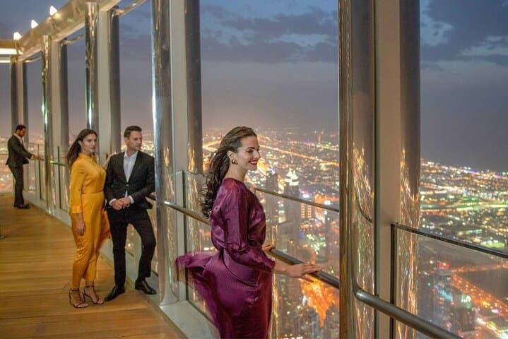 Burj Khalifa The Lounge: Sky-High Views from Levels 152–154
