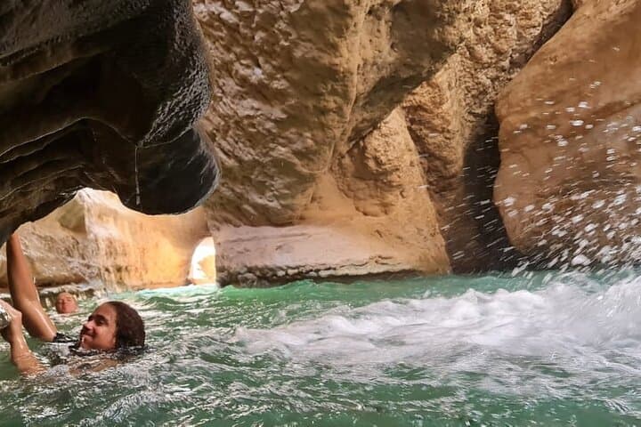 Overnight Wahiba Sands & Wadi Shab: Desert Dunes, Wadi Pools and Bedouin Camp Experience photo 4