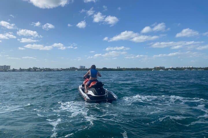 Biscayne Bay Jet Ski: 1-Hour Ride from Bayside Marketplace to Haulover Sandbar photo 4
