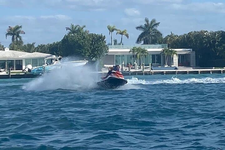 Biscayne Bay Jet Ski: 1-Hour Ride from Bayside Marketplace to Haulover Sandbar photo 2