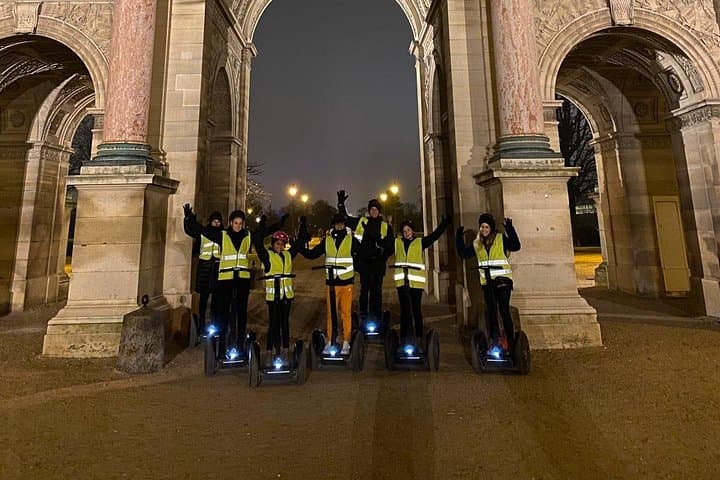 Paris Segway Night Highlights: Evening Tour of Eiffel Tower Louvre and More photo 2