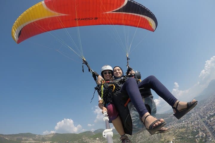 Halal Tandem Paragliding in Alanya with a Licensed Woman Pilot photo 3
