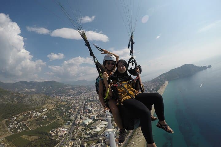 Halal Tandem Paragliding in Alanya with a Licensed Woman Pilot photo 5