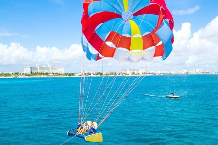 Parasail Over Nichupté Lagoon: 30-Min Sky Rider Experience in Cancún photo 5