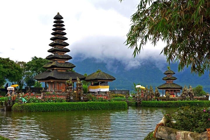 Bali Full-Day Handara, Ulun Danu, Jatiluwih & Tanah Lot — Photo Stops and Practical Guide photo 2