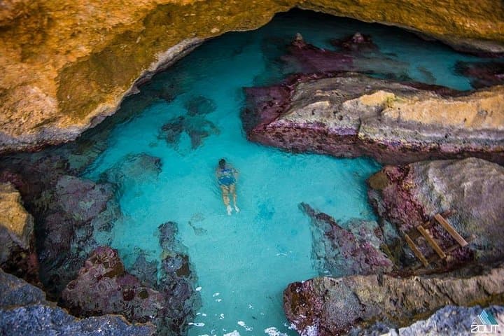 Private Off-Road Adventure to Cave Pool, Natural Bridge & Tres Trapi Snorkel in Aruba
