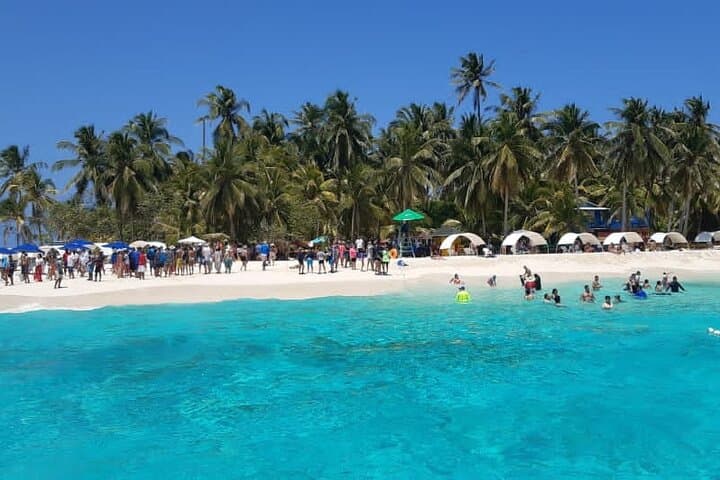 Half-Day Boat Tour to Johnny Cay and El Acuario — San Andrés Island photo 4