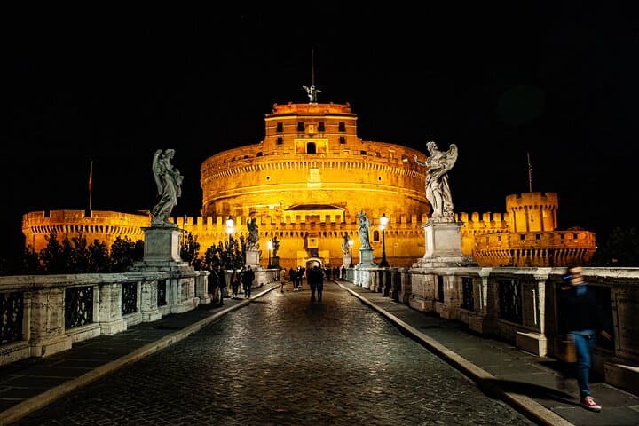 Rome Night Ghost Walking Tour — Haunted History & After-Dark Walks in Campo de' Fiori photo 3