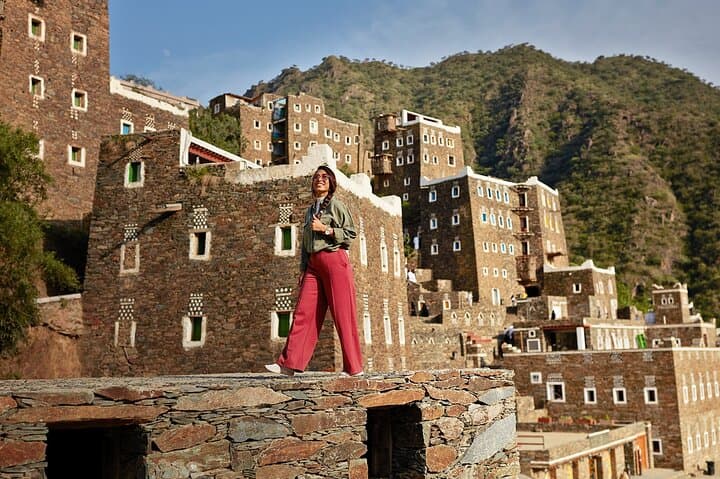 Abha Day Trip: Jabal Sawda Peaks & Rijal Almaa Heritage Village photo 1