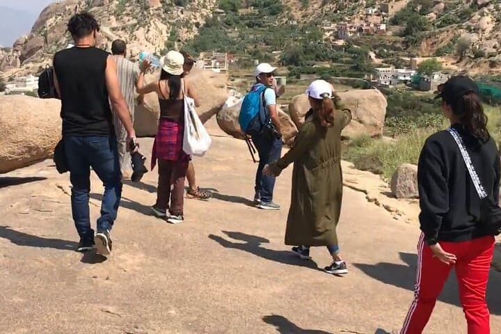 Abha Day Trip: Jabal Sawda Peaks & Rijal Almaa Heritage Village photo 3