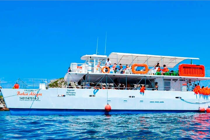 Day-Long Catamaran to Islas Marietas: Snorkel, Paddle & Hidden Beach Party photo 3