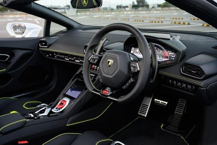 Drive a Lamborghini Huracan Evo in Brisbane: Self-Drive Supercar Hire photo 3