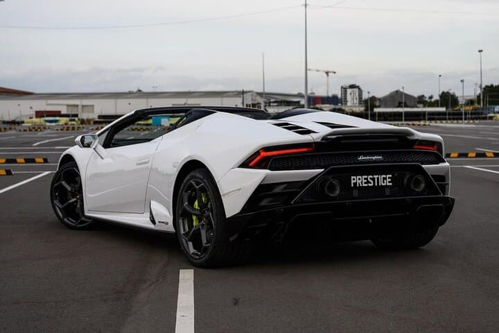 Drive a Lamborghini Huracan Evo in Brisbane: Self-Drive Supercar Hire photo 4