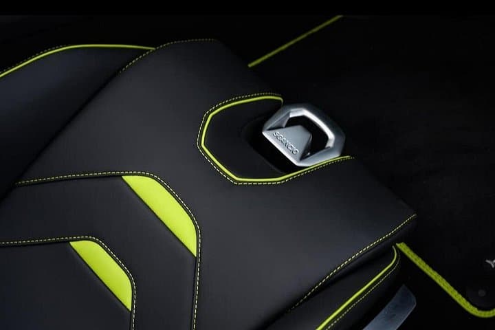 Drive a Lamborghini Huracan Evo in Brisbane: Self-Drive Supercar Hire photo 5